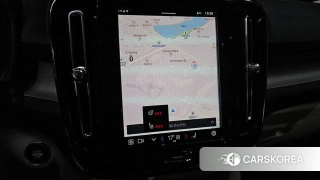 Volvo XC40 2023 Белый из Кореи, фото 5