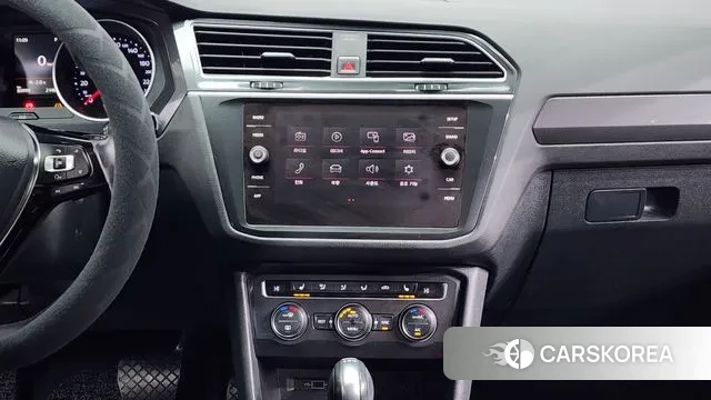 Volkswagen Tiguan second Generation 2018 Белый из Кореи, фото 5