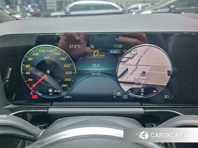 Mercedes-Benz GLA 2023 Белый из Китая, фото 5
