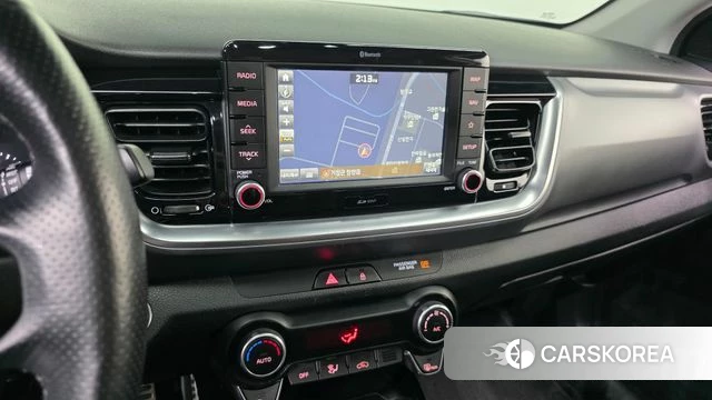 Kia Stonic 2018 Белый из Кореи, фото 5