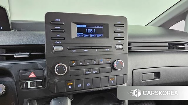 Hyundai Staria 2022 Белый из Кореи, фото 5