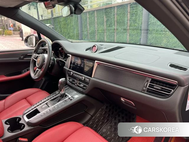 Porsche Macan 2021 Темно-серый из Китая, фото 5
