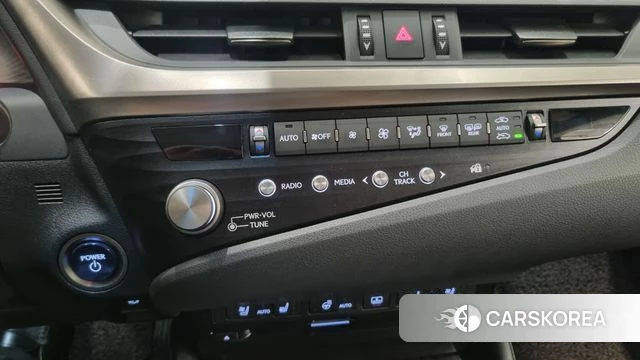 Lexus ES300h 7th generation 2021 Песочный из Кореи, фото 5