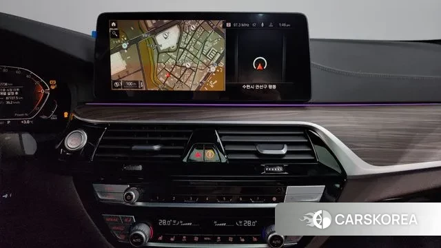 BMW 5 Series (G30) 2020 Серебристо-серый из Кореи, фото 5