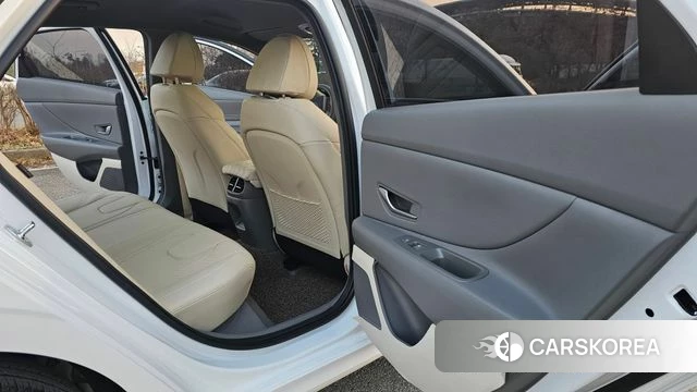 Hyundai The New Avante (CN7) 2023 Белый из Кореи, фото 5