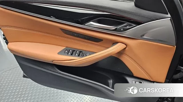 BMW 5 Series (G30) 2018 Черный из Кореи, фото 5