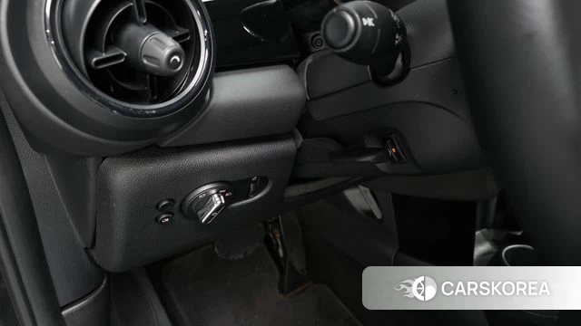 Mini Cooper 2023 Черный из Кореи, фото 5