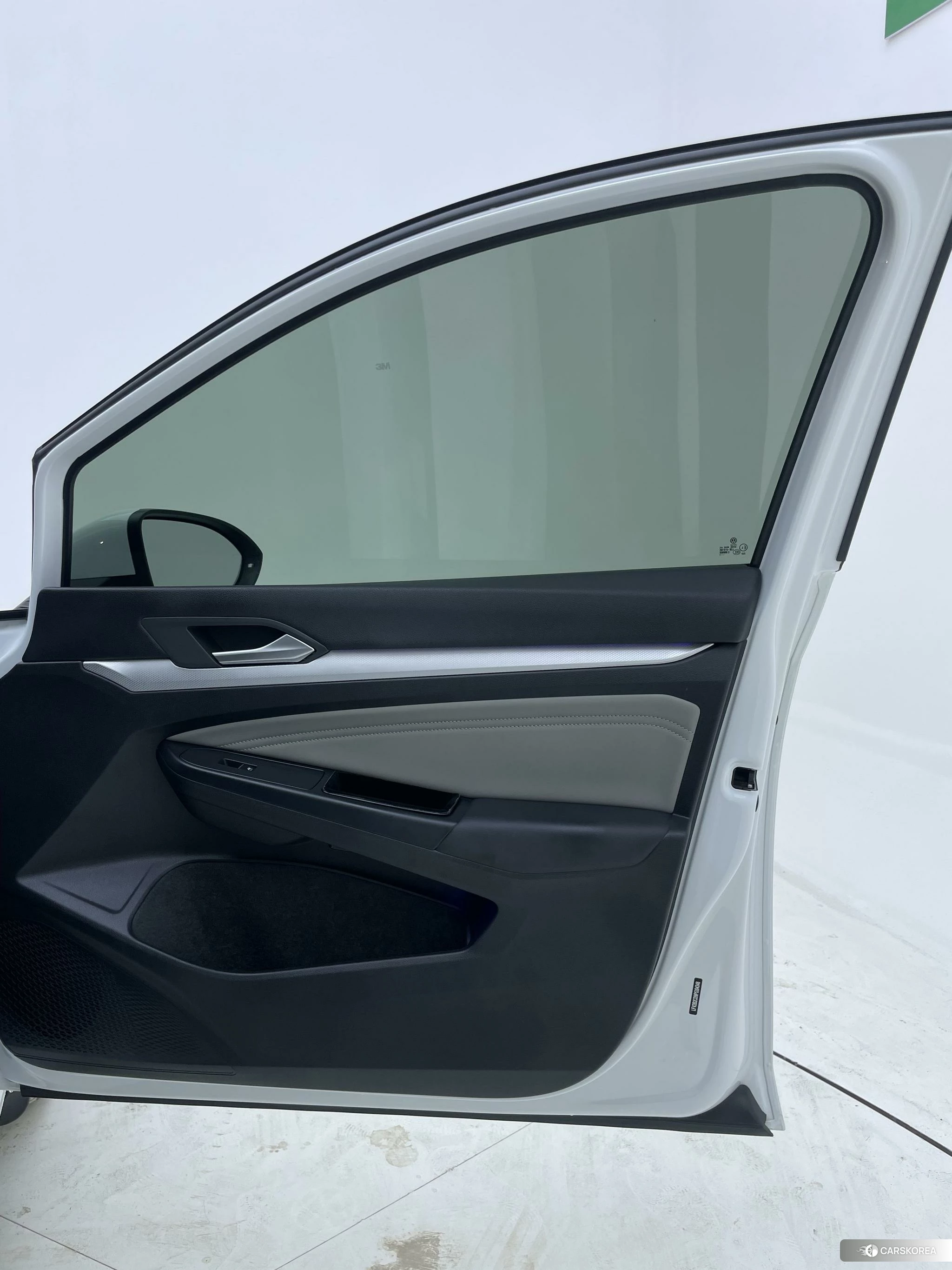 Volkswagen Golf 2023 Белый из Китая, фото 5