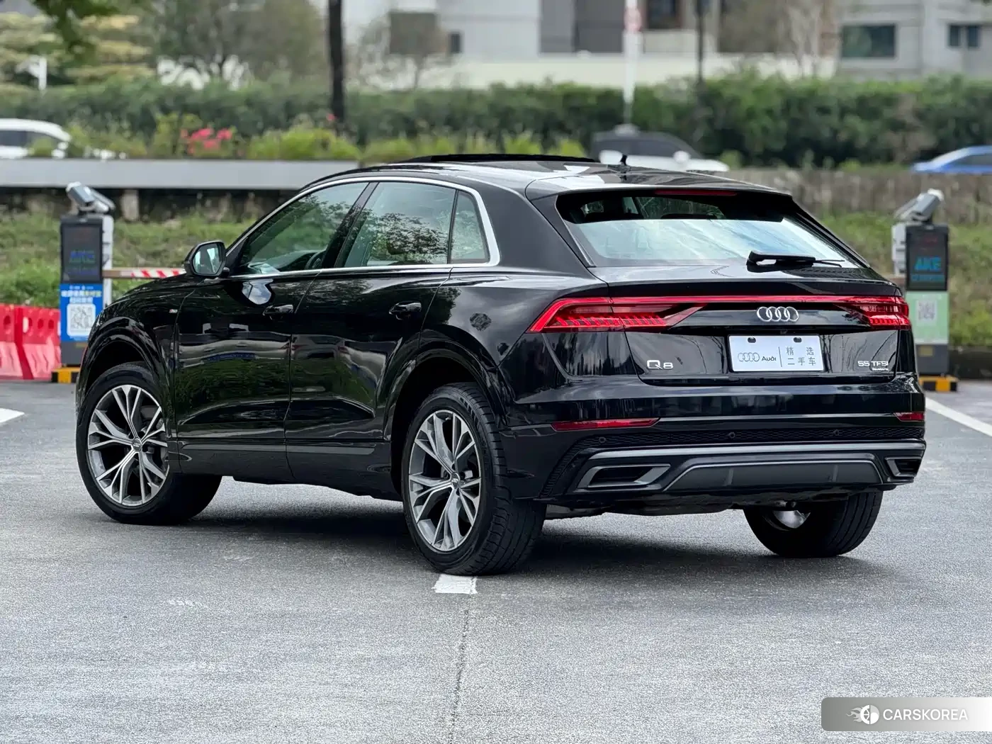 Audi Q8 2020 Черный из Китая, фото 5