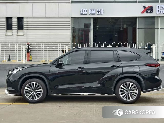 Toyota Crown Lufang 2024 Черный из Китая, фото 5