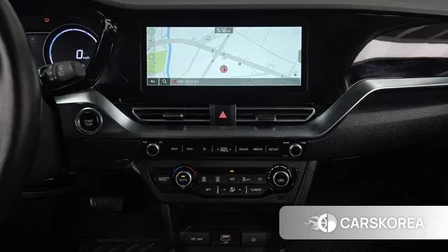 Kia Niro Plus 2022 Белый из Кореи, фото 5