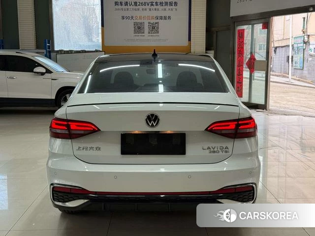 Volkswagen Lavida 2023 Белый из Китая, фото 5