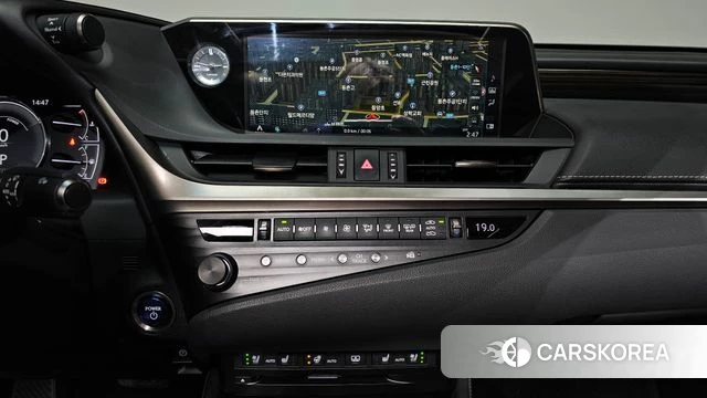 Lexus ES300h 7th generation 2020 Серый из Кореи, фото 5