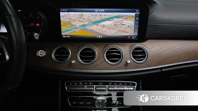 Mercedes-Benz E-Class W213 2019 Белый из Кореи, фото 5