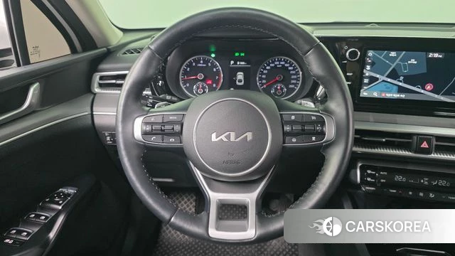 Kia K5 3rd generation 2023 Белый из Кореи, фото 5