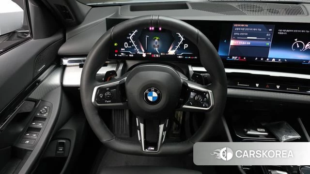 BMW 5 Series (G60) 2025 Серебристо-серый из Кореи, фото 5