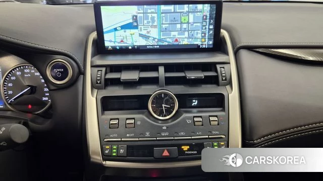Lexus NX300h 2021 Черный из Кореи, фото 5