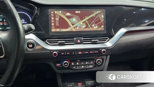 Kia Niro Plus 2022 Белый из Кореи, фото 5