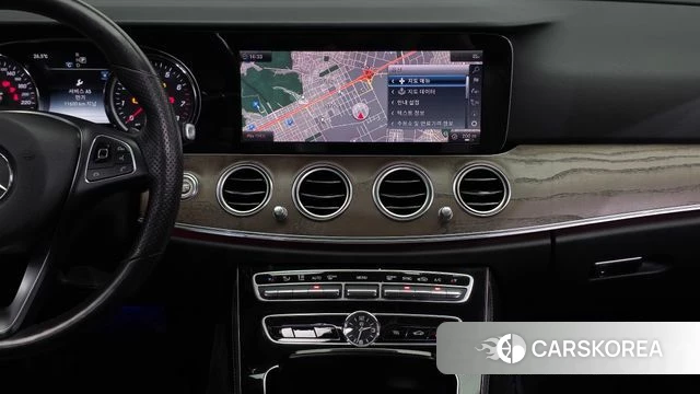 Mercedes-Benz E-Class W213 2018 Белый из Кореи, фото 5