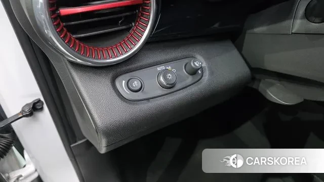 Chevrolet (GM Daewoo) Trax Crossover 2023 Белый из Кореи, фото 5