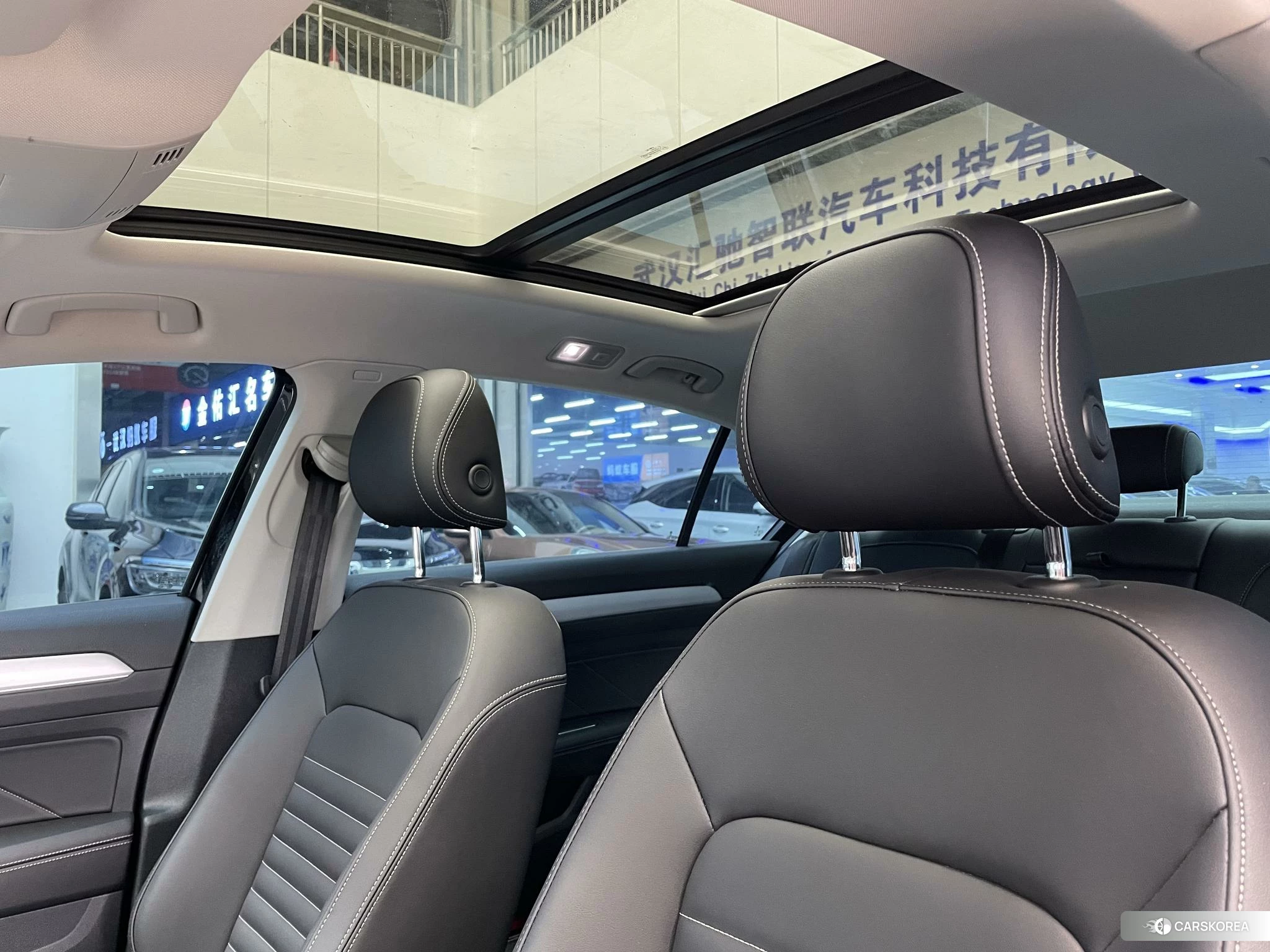 Volkswagen Magotan 2022 Черный из Китая, фото 5
