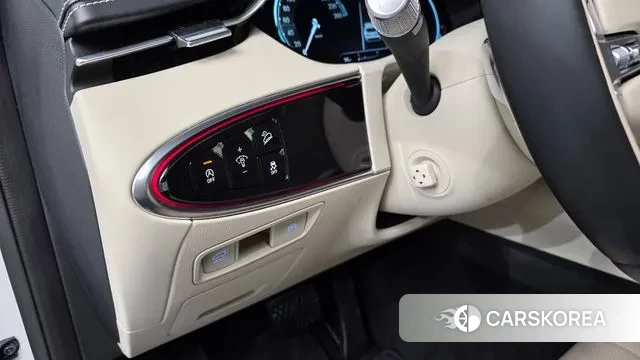 Genesis GV70 2023 Белый из Кореи, фото 5