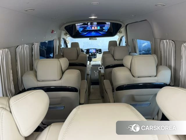 Toyota Hiace 2023 Белый из Китая, фото 5