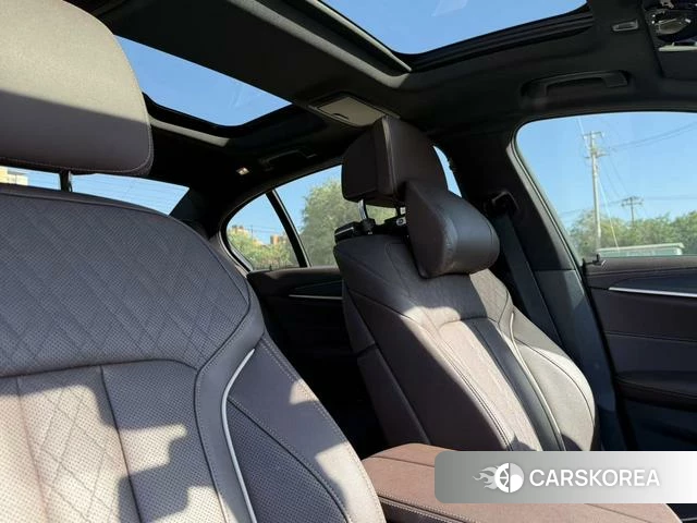 BMW 5 series 2022 Белый из Китая, фото 5