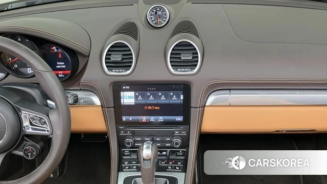 Porsche 718 Boxster 2023 Серебряный из Кореи, фото 5