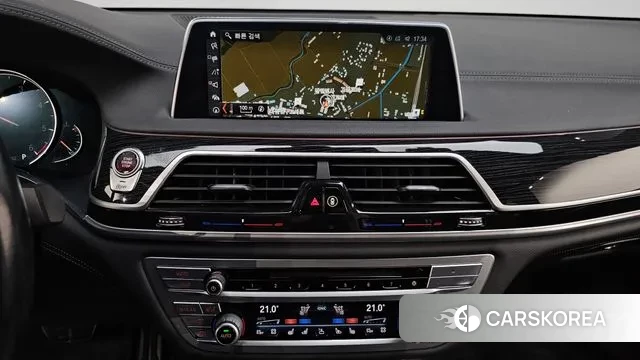 BMW 7 Series (G11) 2018 Белый из Кореи, фото 5