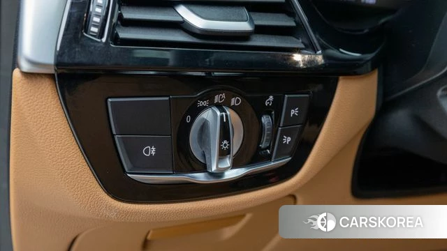 BMW 5 Series (G30) 2023 Черный из Кореи, фото 5