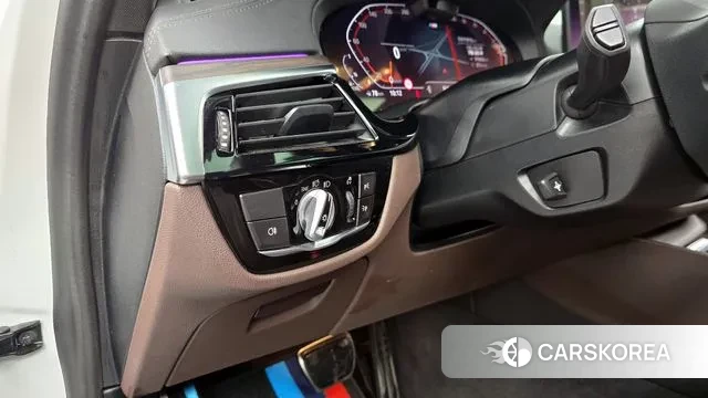 BMW 5 Series (G30) 2020 Белый из Кореи, фото 5