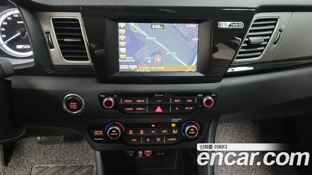 Kia Niro 2018 Белый из Кореи, фото 5