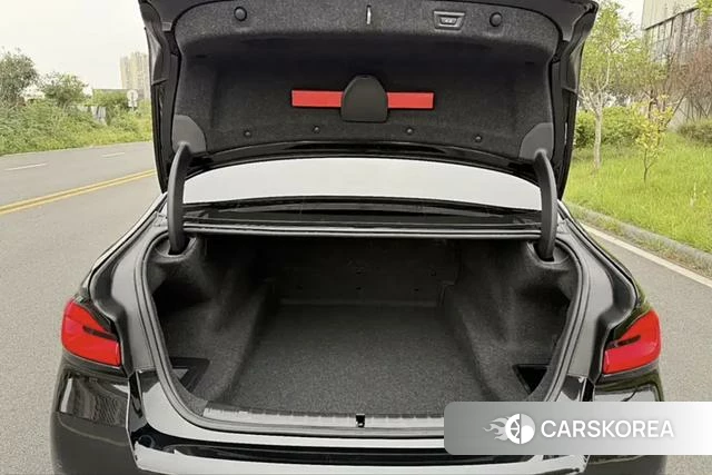 BMW 5 series PHEV 2022 Черный из Китая, фото 5