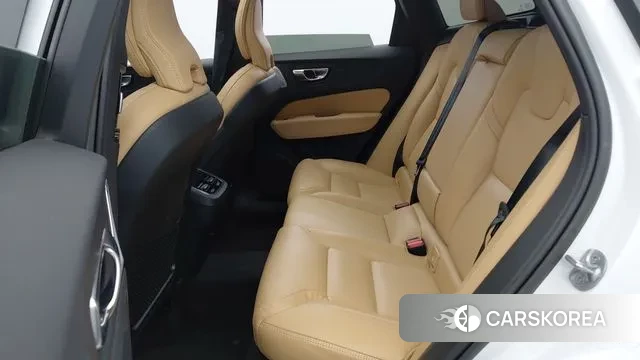 Volvo XC60 second Generation 2023 Белый из Кореи, фото 5