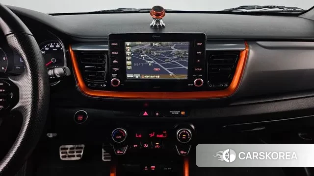 Kia Stonic 2018 Белый из Кореи, фото 5