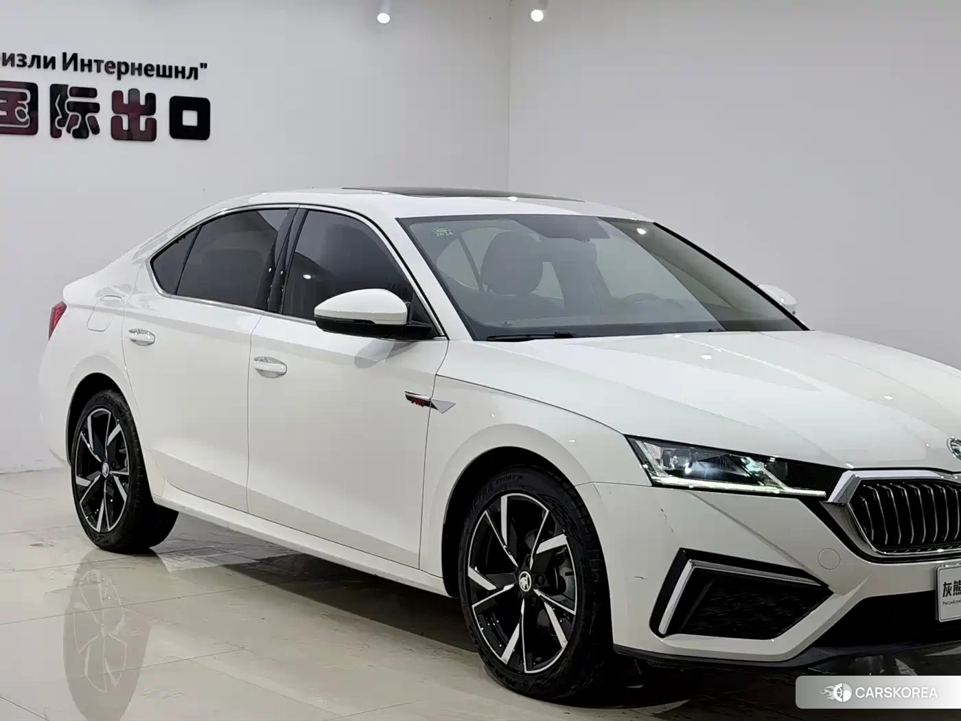 Skoda Octavia 2022 Белый из Китая, фото 5