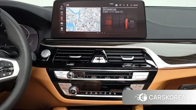 BMW 5 Series (G30) 2021 Белый из Кореи, фото 5