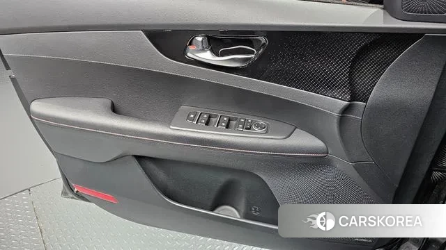 Kia The New K3 2nd generation 2023 Черный из Кореи, фото 5