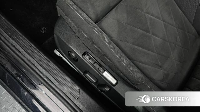 Volkswagen Golf 8th Generation 2022 Черный из Кореи, фото 5
