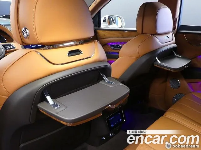 Bentley Bentayga 2023 Жемчужный цвет из Кореи, фото 5