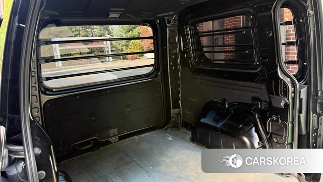 Hyundai Staria 2024 Черный из Кореи, фото 5