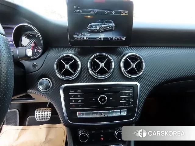 Mercedes-Benz A-Class W176 2018 Серебристо-серый из Кореи, фото 5