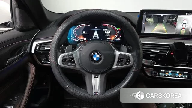 BMW 5 Series (G30) 2023 Белый из Кореи, фото 5