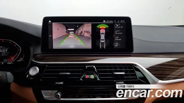 BMW 5 Series (G30) 2022 Серебристо-серый из Кореи, фото 5