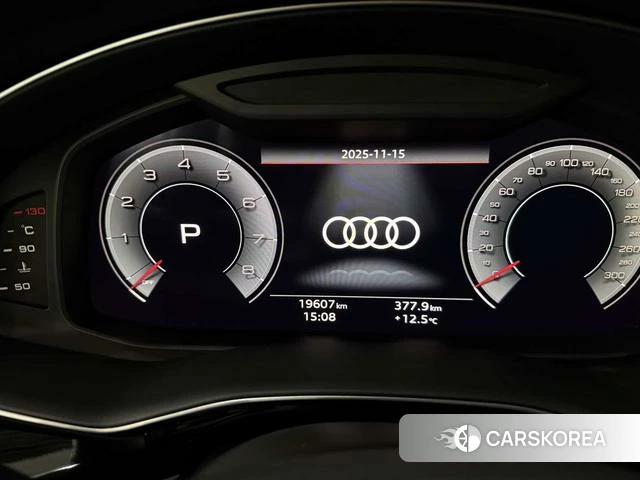 Audi Q8 2023 Черный из Китая, фото 5