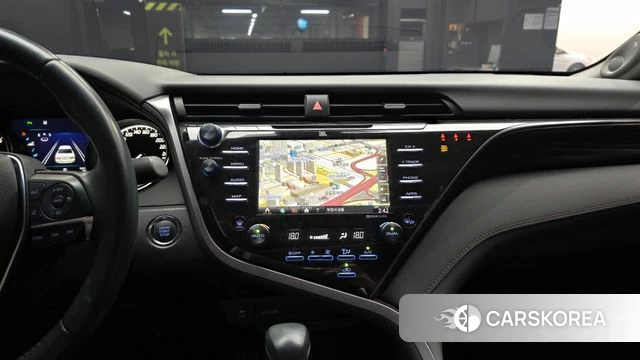 Toyota Camry (XV70) 2019 Белый из Кореи, фото 5