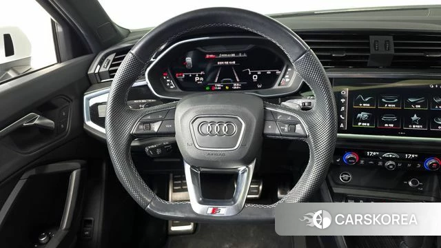Audi Q3 (F3) 2024 Белый из Кореи, фото 5