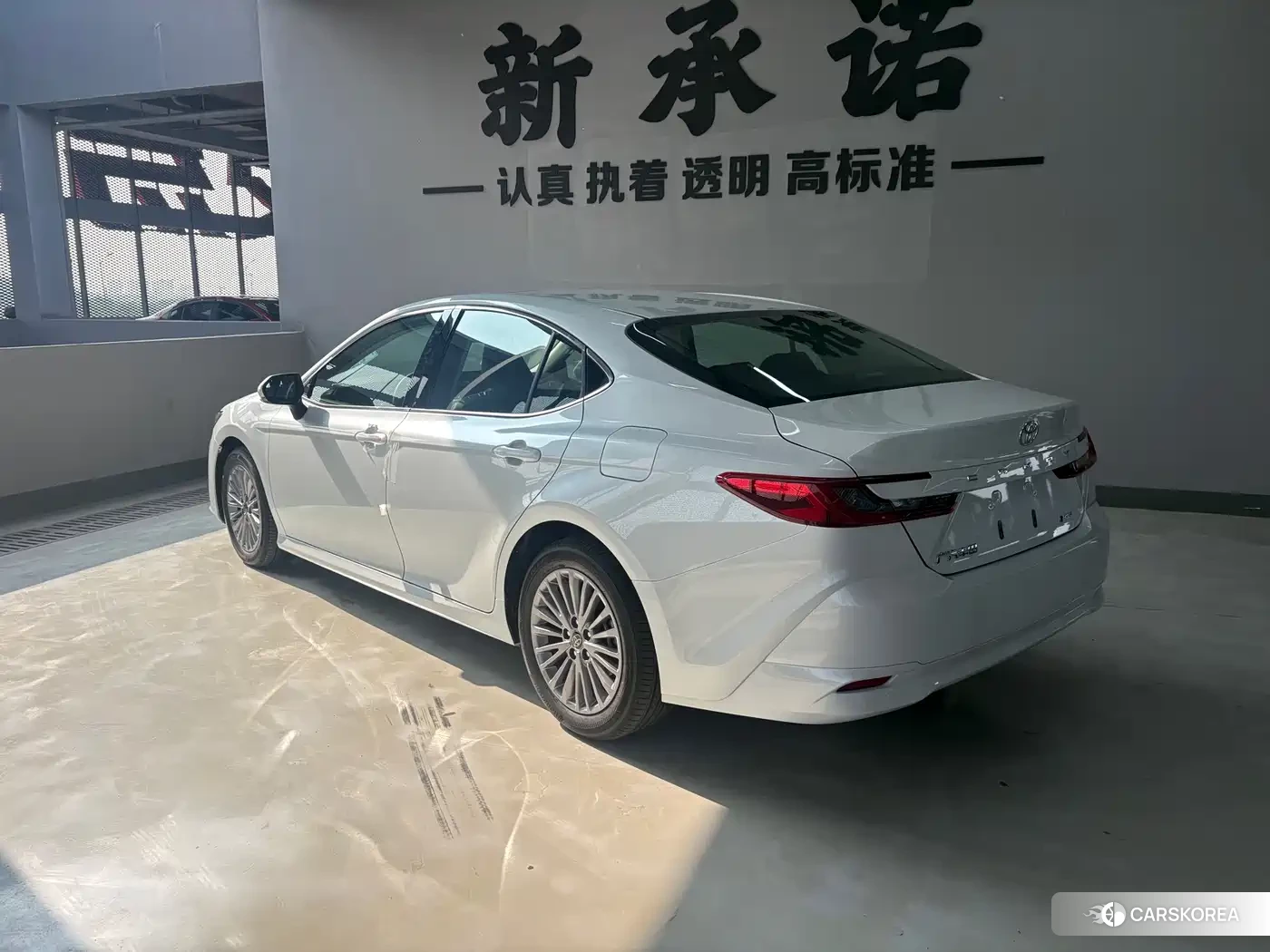 Toyota Camry 2026 Белый из Китая, фото 5