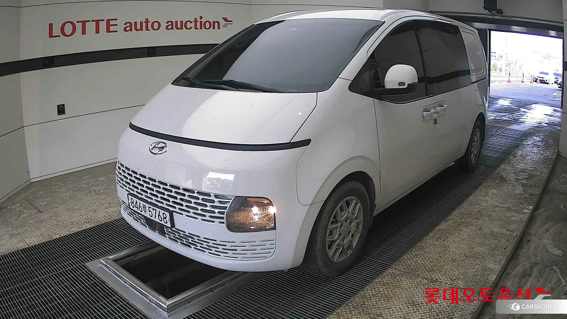 Hyundai Staria 2022 Белый из Кореи, фото 5